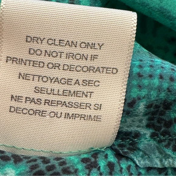 Equipment Silk Blouse Kelly Green Snake Print - Picture 13 of 14
